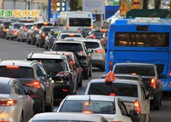 熟女排尿灼熱　塞車憋出來的