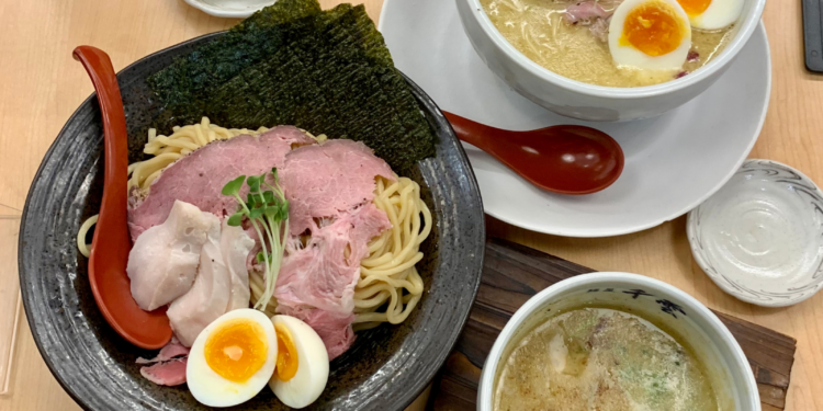 排隊到凌晨的人氣拉麵店——麵屋千雲