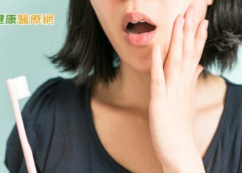 預防牙周病悄悄找上你　自我檢查注意這幾點