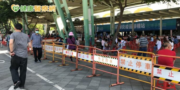 醫療升載、支援花博疫苗　北市聯醫基層：身心俱疲