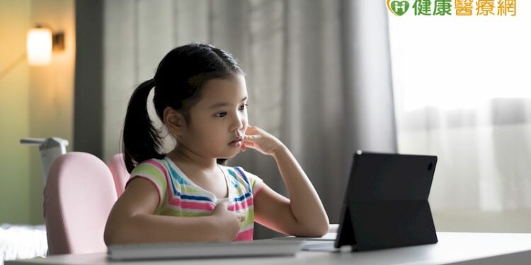 如何助孩子正確使用數位工具？　父母從學習察覺開始