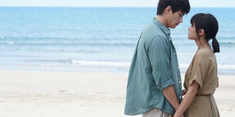 《比悲傷更悲傷的故事:影集版》改編自同名電影,講述一名患有慢性白血病的男子打算幫助心愛之人找到長久伴侶。