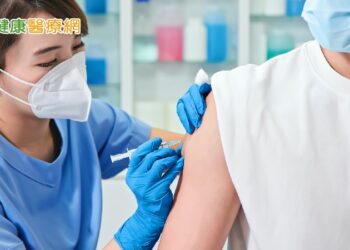我該打新冠、流感還是肺鏈疫苗？　家醫科醫師一次解析