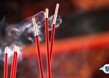 我燒香拜拜，但我享受聖誕節