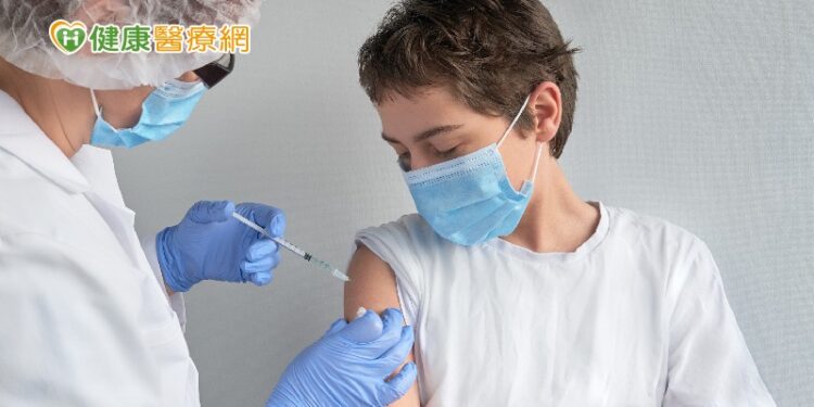 青少年接種bnt出現「這些症狀」別當正常! 應速就醫