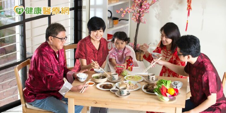防疫團圓飯吃什麼？　營養師：攝取６大營養素抗病毒