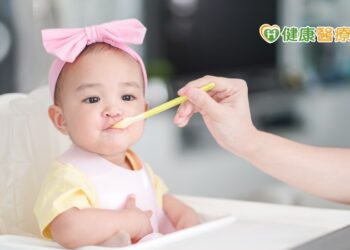 嬰幼兒副食品怎麼開始？　兒科醫提醒建議與禁忌