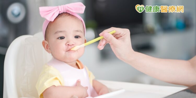 嬰幼兒副食品怎麼開始? 兒科醫提醒建議與禁忌