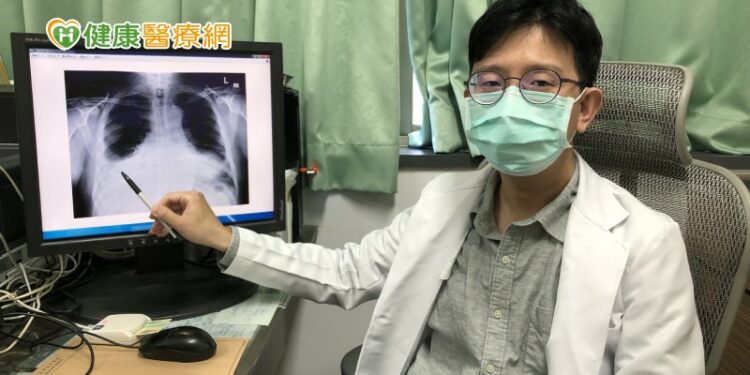 呼吸胸痛又反覆高燒　當心是胸腔內蓄膿