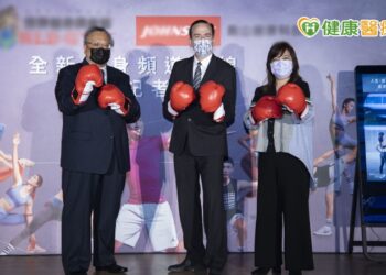 宅運動正夯！　新概念健身魔鏡讓你家變身健身房