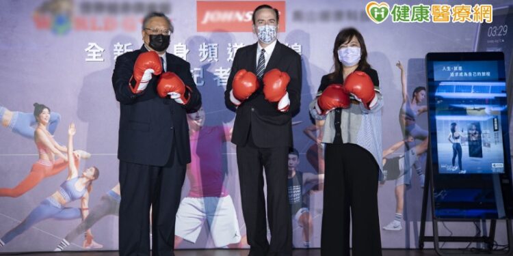 宅運動正夯！　新概念健身魔鏡讓你家變身健身房