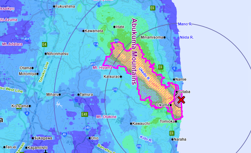 2022-福島核輻射圖，目前打叉區域為原核電廠位置，輻射汙染仍然嚴重，粉紅色斜線區域不適合居住或久留。