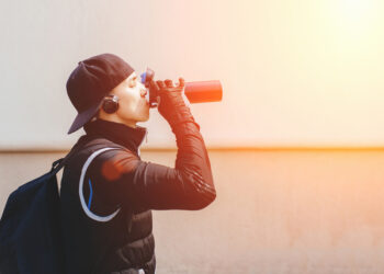 16歲以下青少年注意！ 能量飲料恐傷身體