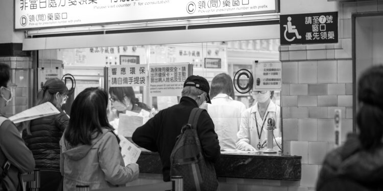 哪些人是真正需要哪些又是浪費我們無從得知，但可以用經濟學及行為學去過濾。