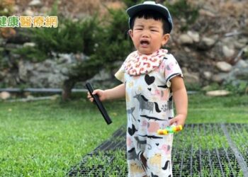 孩子愛用哭鬧取代說話？　專家點出問題關鍵