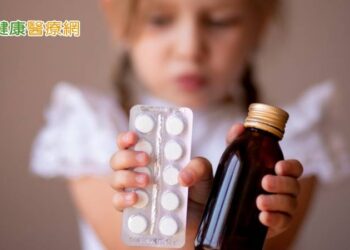 小孩不會吞藥，為何藥不能磨粉？　食藥署解答「用藥限制」