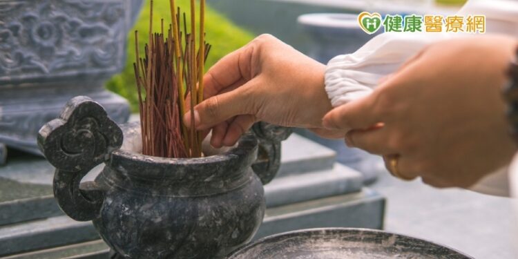 清明掃墓、防疫要兼顧!最新宗教防疫規範看這裡