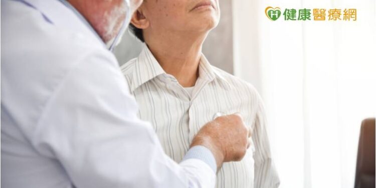７旬翁「發燒、咳嗽、喘」　就醫竟驗出小細胞肺癌