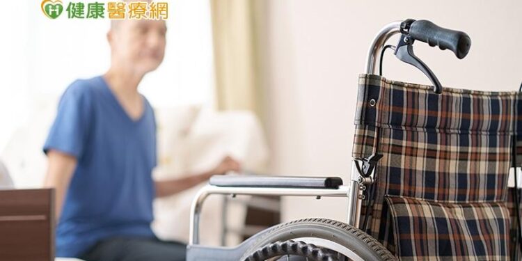 新冠肺炎好可怕不敢出門　年長者活動量下降反成問題