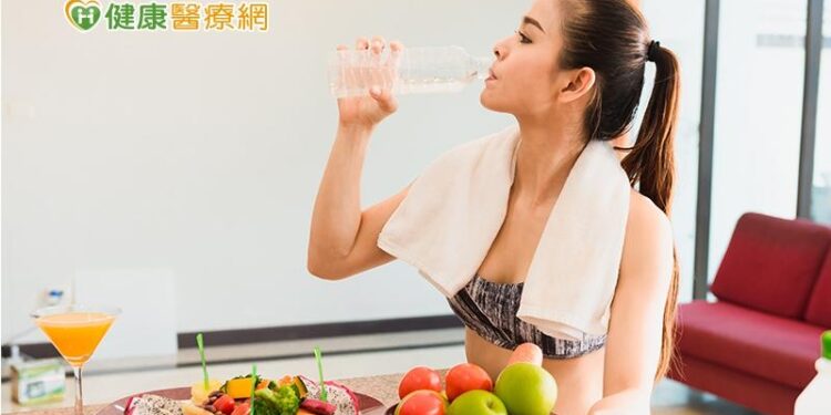 居隔宅在家「點外送」怎麼瘦?營養師推:這2種飲食法!