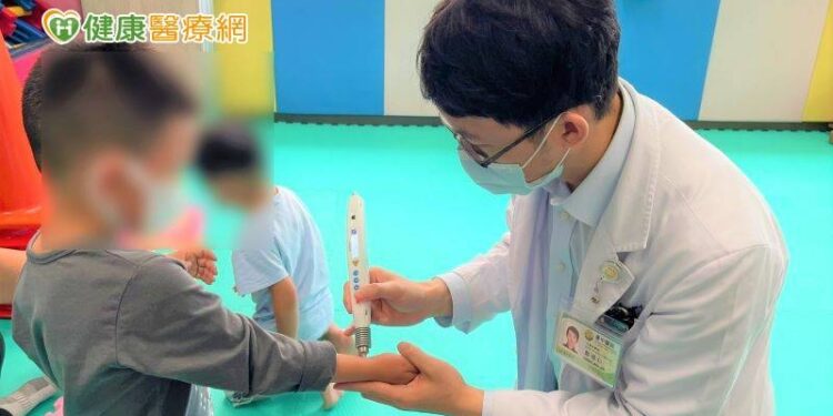 中醫無痛針灸和中藥 輔助遲緩兒不慢飛