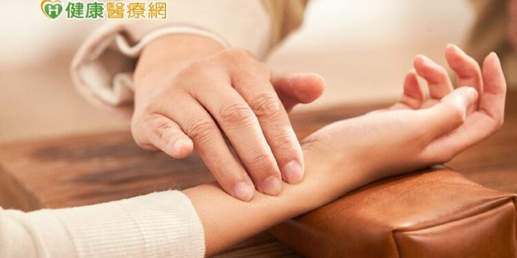 染疫後體質恐現2大變化　中醫：按摩5穴位擊退7症狀