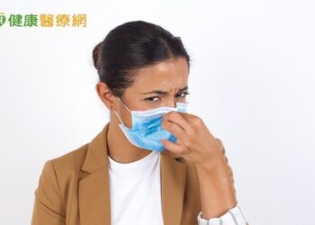 長期「戴口罩」造成口臭問題？牙醫師：多喝水！增加唾液分泌