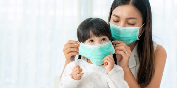 美研究曝9成幼童重症原因　醫：病毒最愛往「這裡」擴散