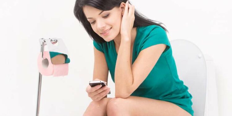 怎麼上廁所才對？馬桶正確坐姿曝光