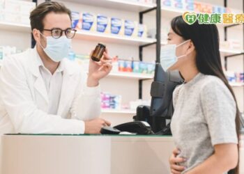 抗生素+腸胃藥治新冠？　藥師出面打臉