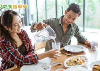 喝水怎樣喝才有效？營養師6大qa教你喝出好氣色