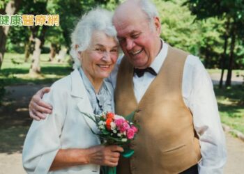 90歲嬤穿「婚紗」圓夢　守護失智從社區開始