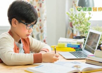 從「小」近視　醫：度數恐增加越快