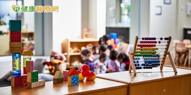 六都候選人主打「托育、現金、遊樂」　兒少團體籲強化健康政策