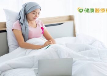 乳癌婦下肢突癱瘓　就醫驚見「乳癌轉移」