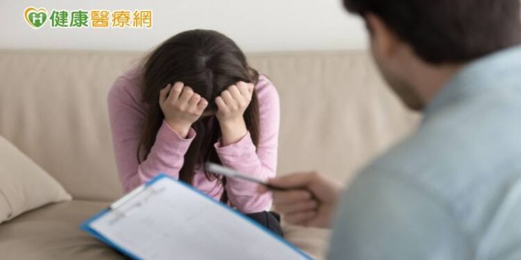 世衛：新冠肺炎首年全球憂鬱、焦慮症增25%！-「社交孤立」最危險