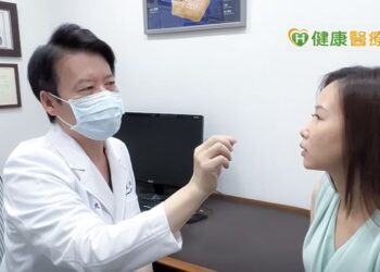 滿臉油光與「痘」花，雙波長雷射從根本改善油痘肌膚