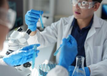 第三代TKI標靶藥物挑戰一線地位，PhALLCON 試驗開啟「精準除惡」新紀元